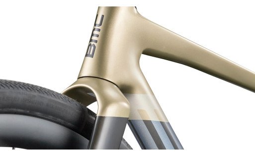 BMC Kaius 01 THREE: bici gravel race in carbonio