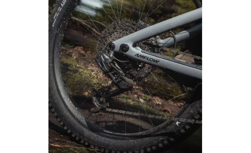 Amflow PR Carbon Pro: e-MTB Enduro ad Alte Prestazioni