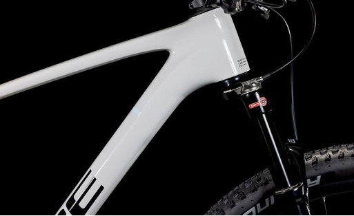 Cube Reaction C:62 One 2025 – MTB in carbonio – Colore Cotton/White