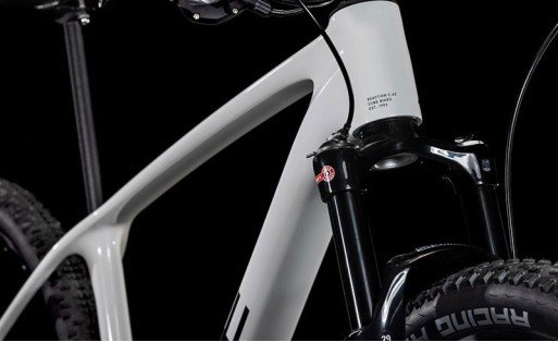 Cube Reaction C:62 One 2025 – MTB in carbonio – Colore Cotton/White